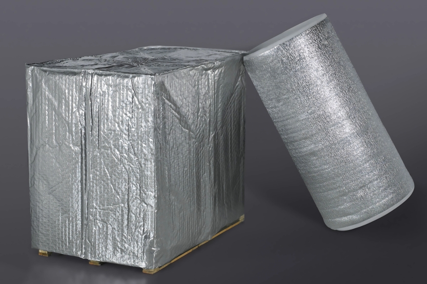 proteccion termica envio palets proyem vitoria gasteiz - Proyem, empresa especializada en la fabricación y distribución de soluciones de embalaje técnico y protección industrial. Con sede en Vitoria-Gasteiz, Proyem ofrece productos como espumas, films, cajas, cintas adhesivas y materiales de sujeción para múltiples sectores logísticos e industriales. Funda y rollo de protección térmica para el envío de palets, utilizada para conservar productos sensibles a la temperatura, distribuida por Proyem en el País Vasco